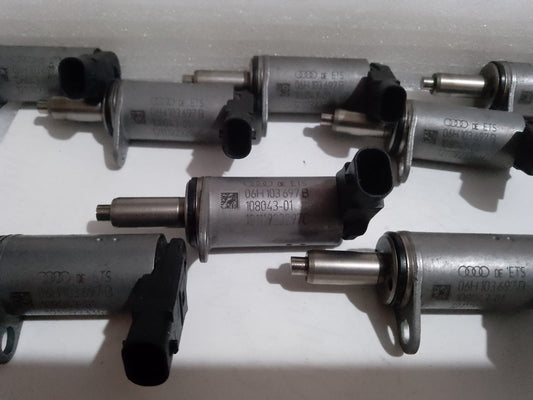 Válvula control VVT árbol levas Audi A5 2013 motor 2.0 06H103697 B OEM