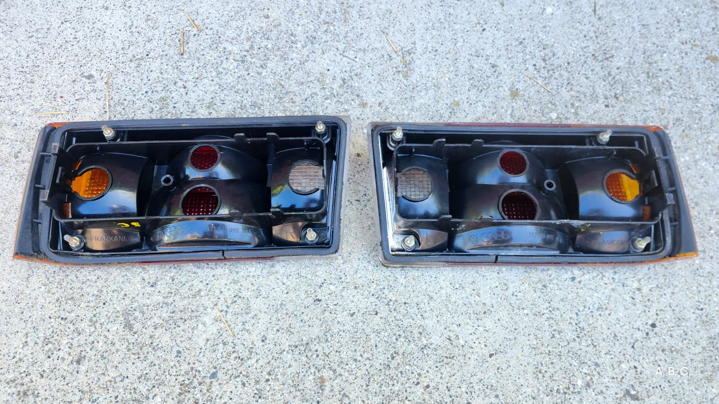 Calaveras Volkswagen Cabriolet caribe 1987 OEM 171 945 096 y 095 (2piezas)