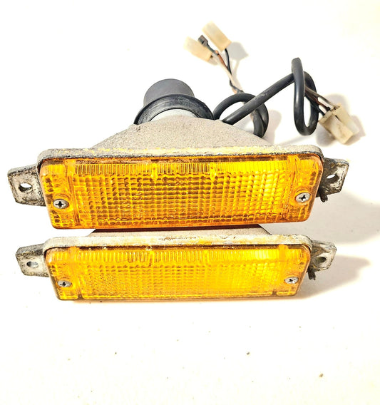 Cuartos hella delanteros Volkswagen Caribe Cabriolet 1985-1987 OEM 171 953 155