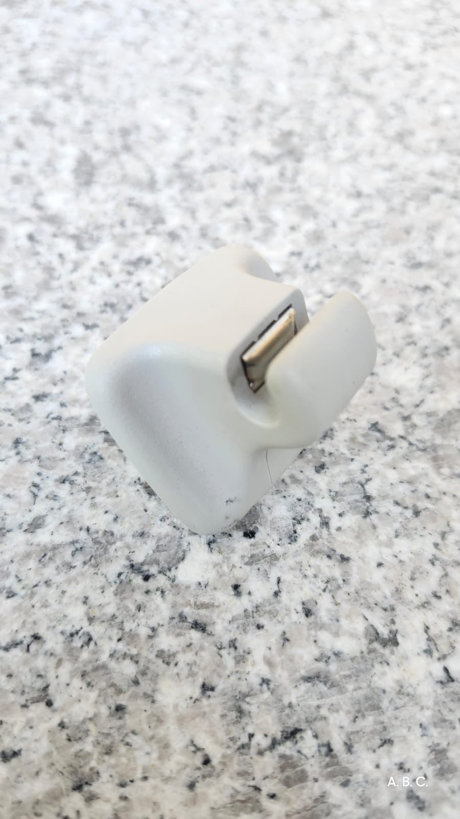 Grapa visera Volkswagen Tiguan 2.0 turbo 2007-2015