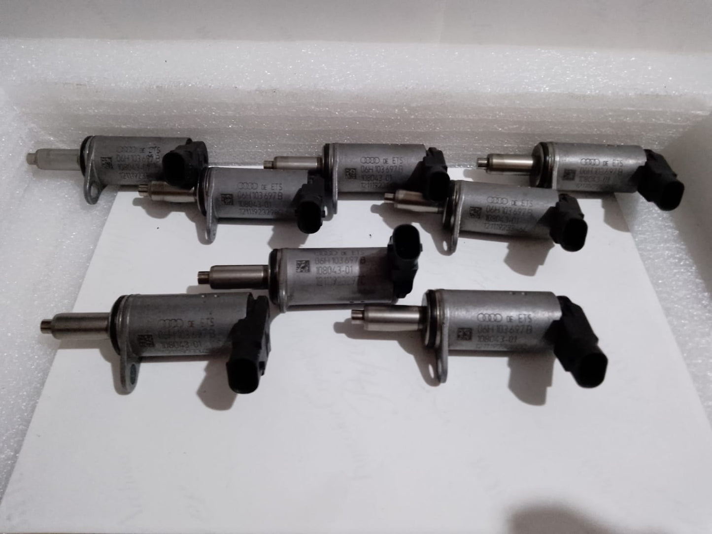 Válvula control VVT árbol levas Audi A5 2013 motor 2.0 06H103697 B OEM