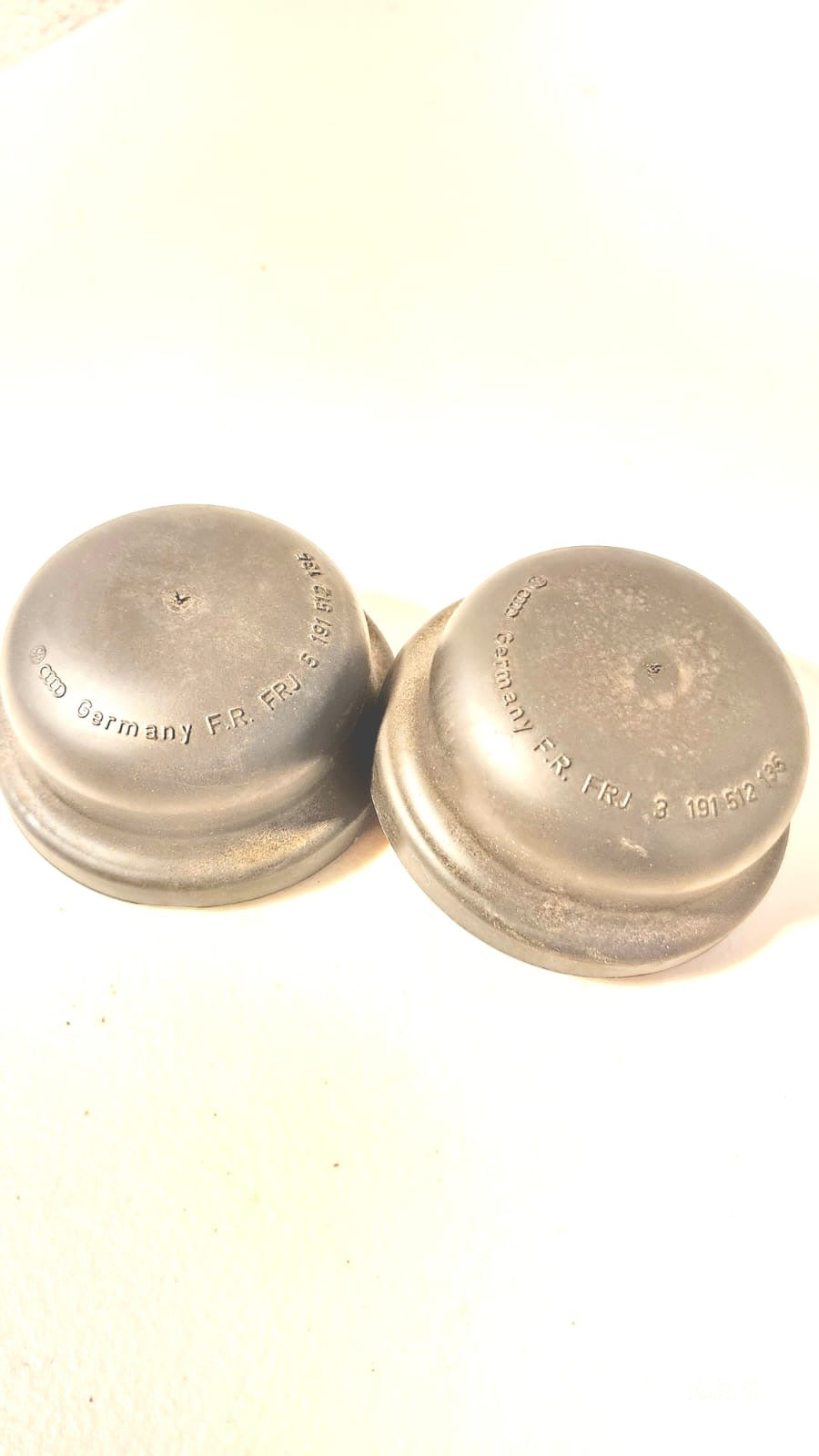 Guardapolvos base amortiguador traseros Volkswagen Golf Mk3 OEM 191 512 135