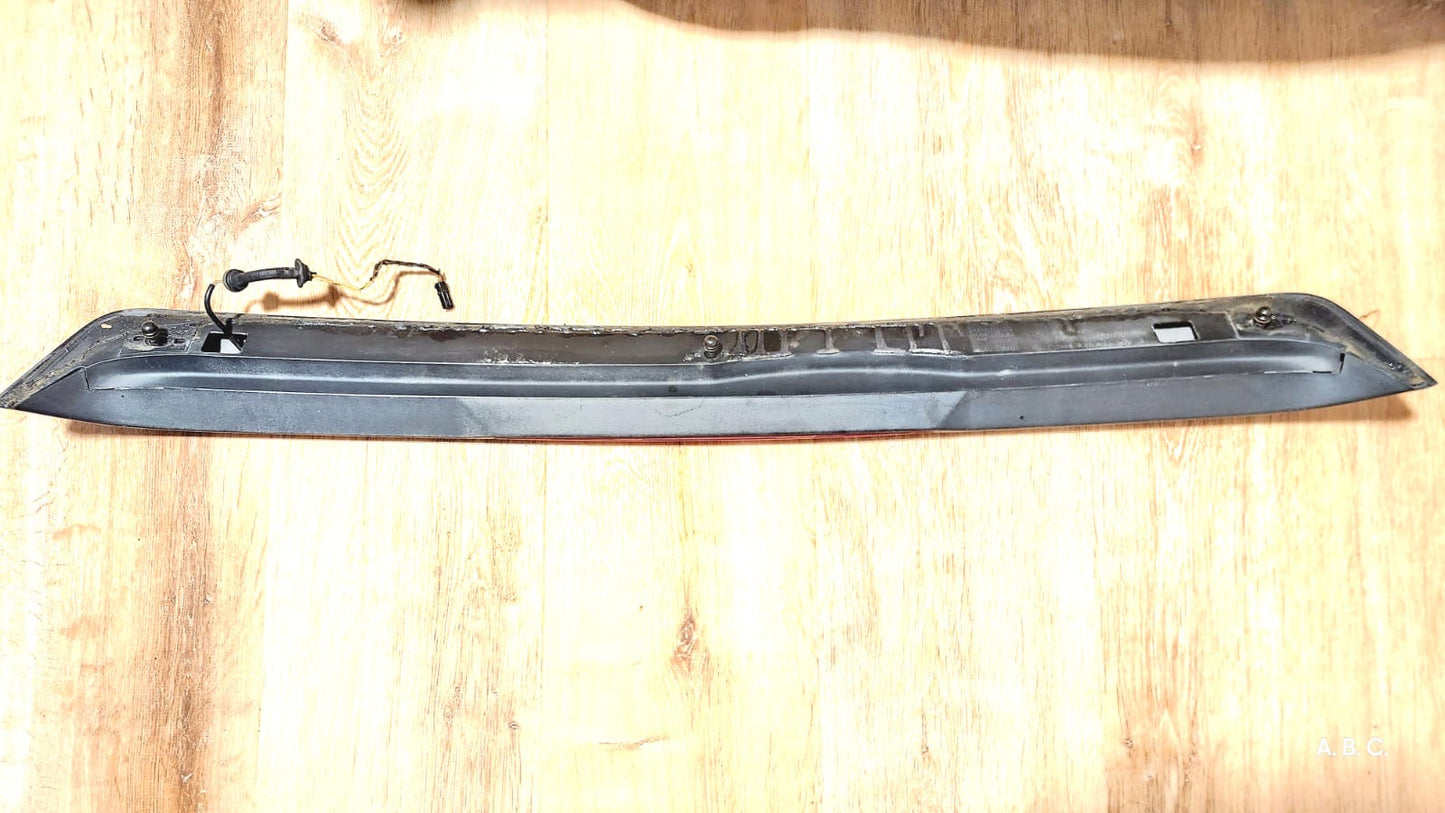 Aleron stop cajuela Volkswagen Golf A3 Mk3 1993 - 1998  OEM 1H6 827 933