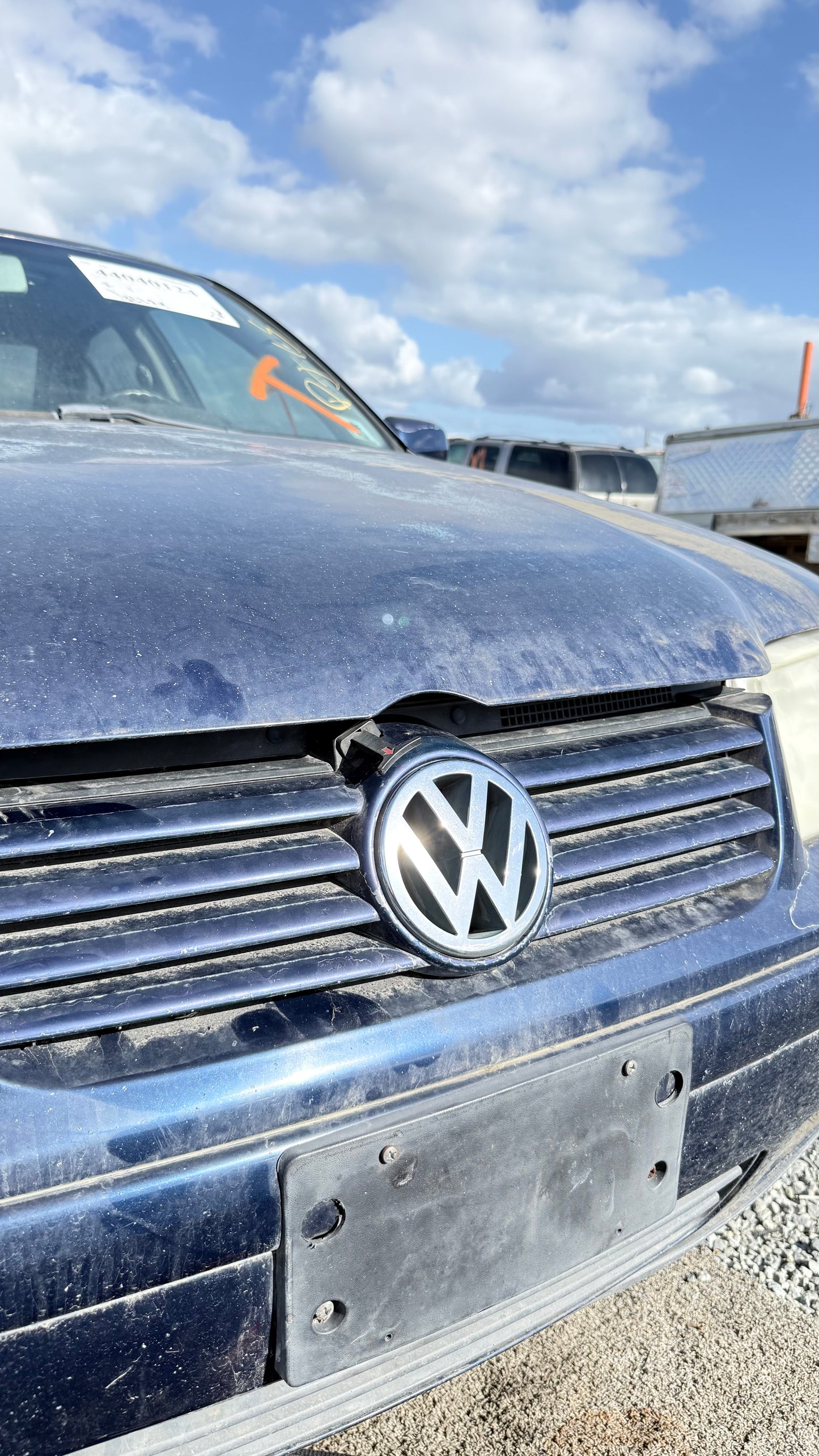 1J5853601 Emblema parrilla Volkswagen Jetta Golf A4 MK4 OEM
