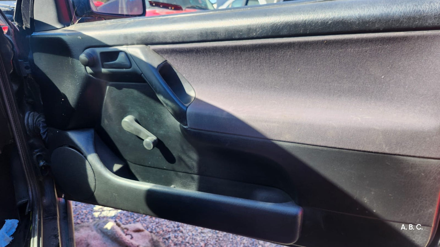 Rejilla bocina Volkswagen Golf mk3 1991-1999 OEM 1H0868150