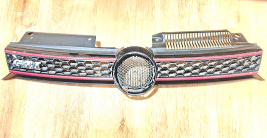 Parrilla central Volkswagen GTI 2011 OEM 5K0853651A