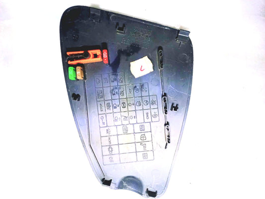 Tapa fusibles tablero Renault Duster Logan 1.6 2013-2020 8200532221 OEM