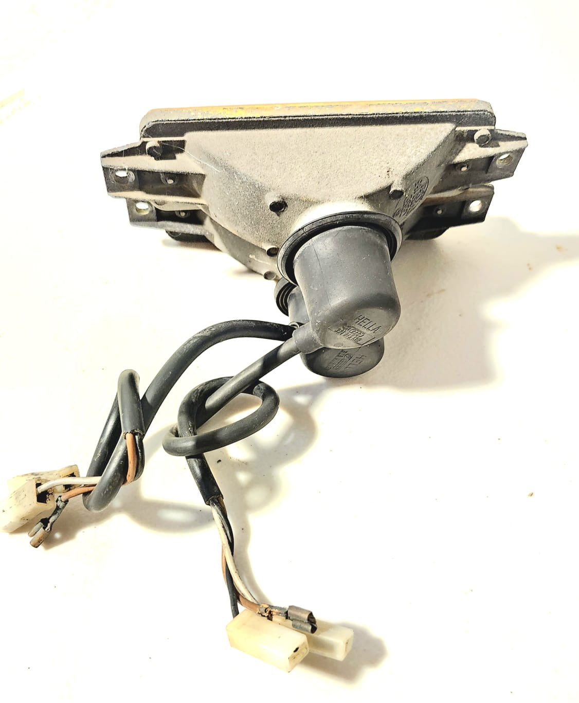 Cuartos hella delanteros Volkswagen Caribe Cabriolet 1985-1987 OEM 171 953 155