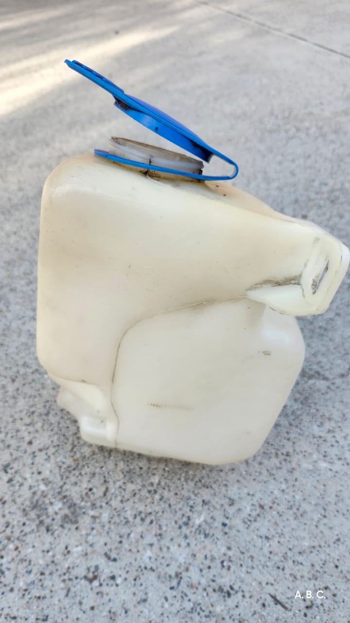 Depósito limpiaparabrisas Vw Jetta Clasico OEM 1J0955453