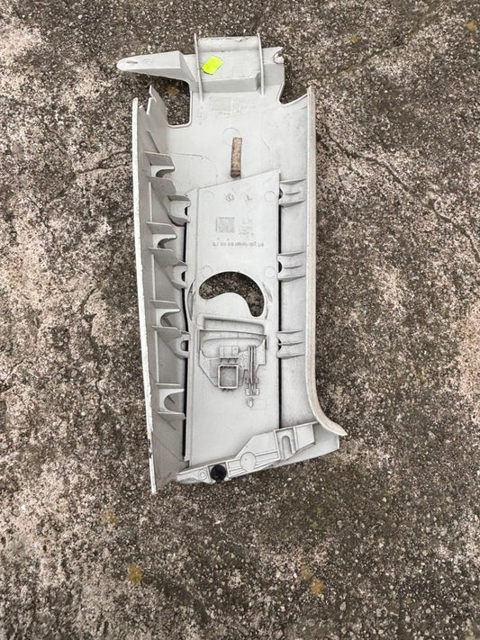 Moldura Poste cinturon seguridad Seat Ibiza 2003 2.0 - OEM 6L3868313 | Becerril Autopartes VW (2)