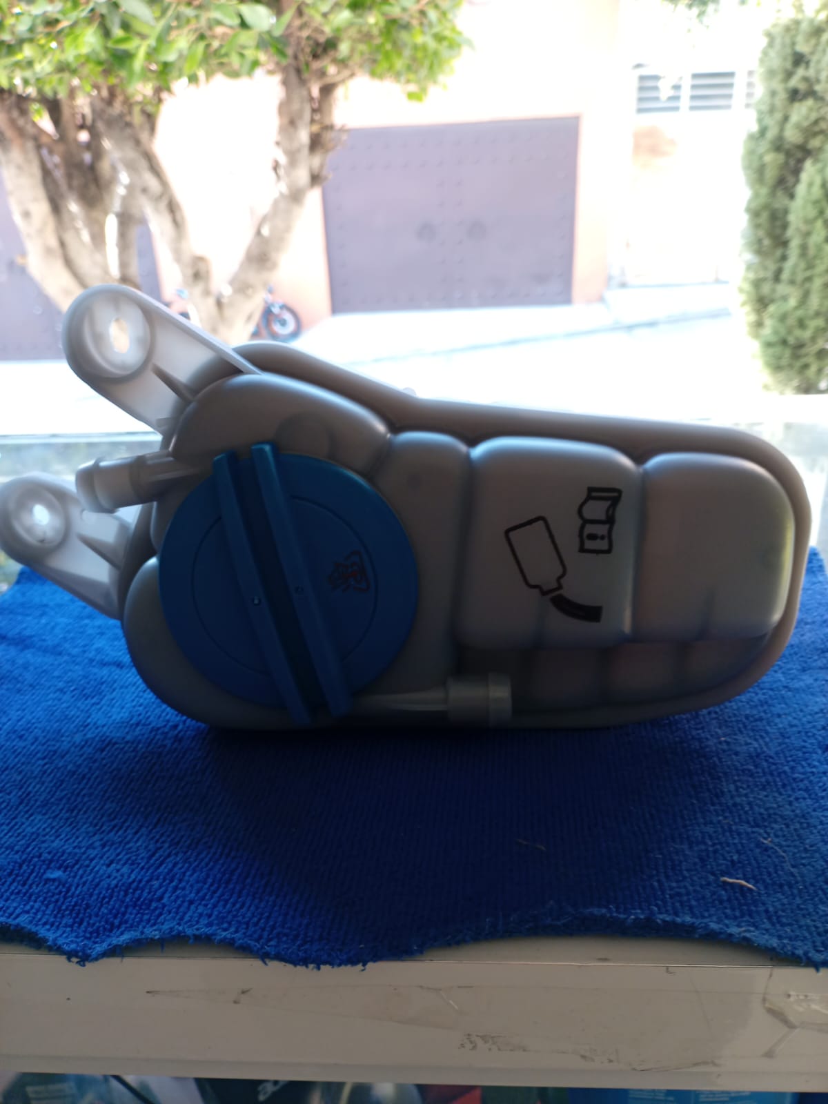 Depósito Anticongelante Audi A4 A5 Q5 1.8 2.0 11-16 c/tapón 8k0121403T OEM