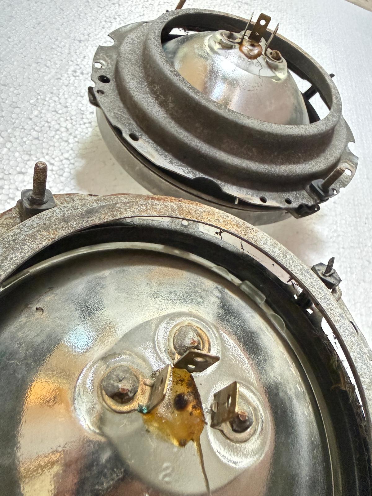 Faros delanteros silvania Volkswagen Cabriolet Caribe mk1 c/bases OEM