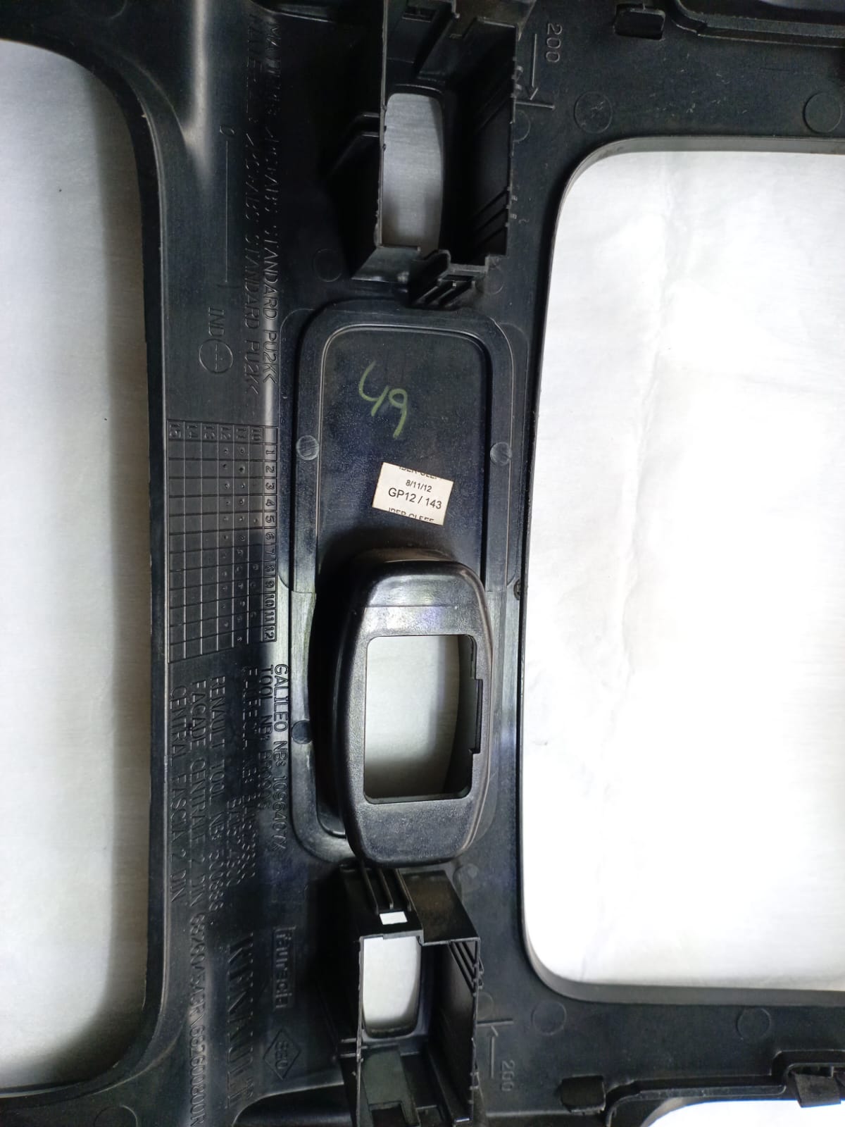 Embellecedor consola Central Renault Stepway Sandero 2013 OEM