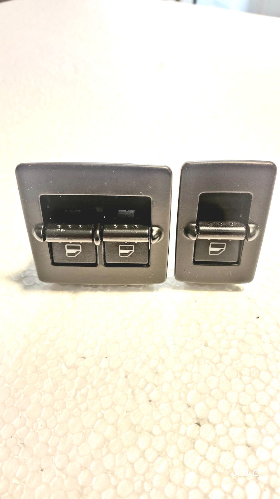 1C0959527 1C0959527A Botones vidrios Volkswagen beetle 98-10 OEM