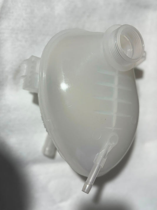 Depósito anticongelante Ford Figo 3Cil 19-22 - OEM GN1Z8A080A | Becerril Autopartes VW