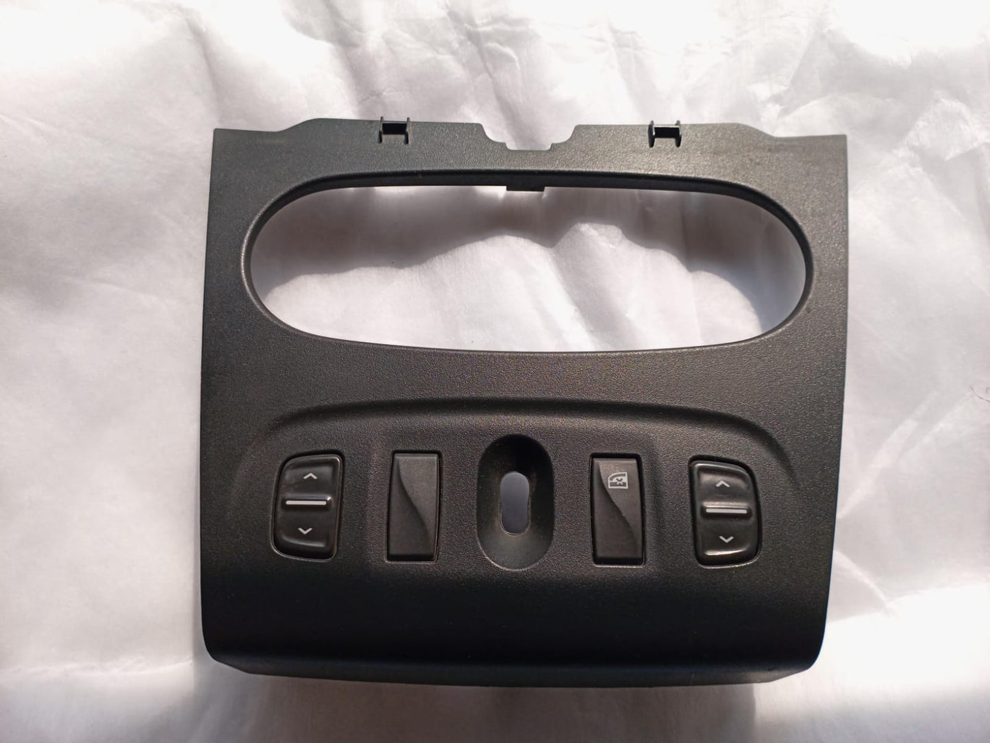Control central vidrios Renault Logan 15-19 275000884R OEM