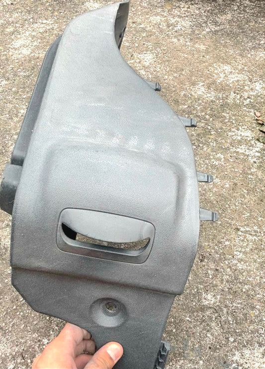 Soporte base tapa cajuela Seat Ibiza Sport 2.0 2003 - OEM 6L6867761 | Becerril Autopartes VW
