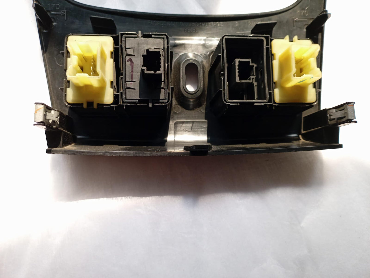 Control central vidrios Renault Logan 15-19 275000884R OEM
