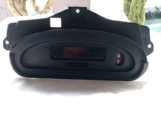 Pantalla consola central Renault Clio 02-10 - OEM 8200028364A | Becerril Autopartes VW