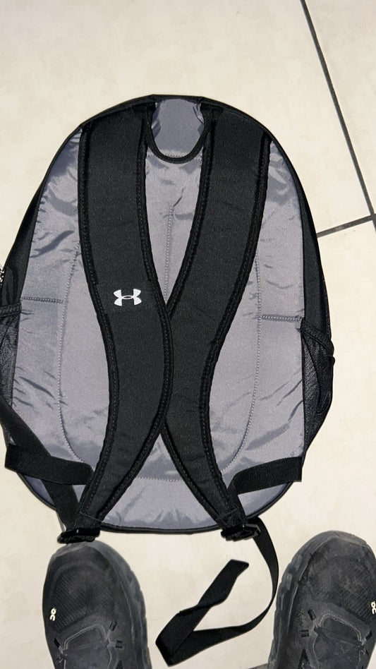 Mochila Under Armour Negra Deportiva Resistente | Uso Diario, Gym y Escuela