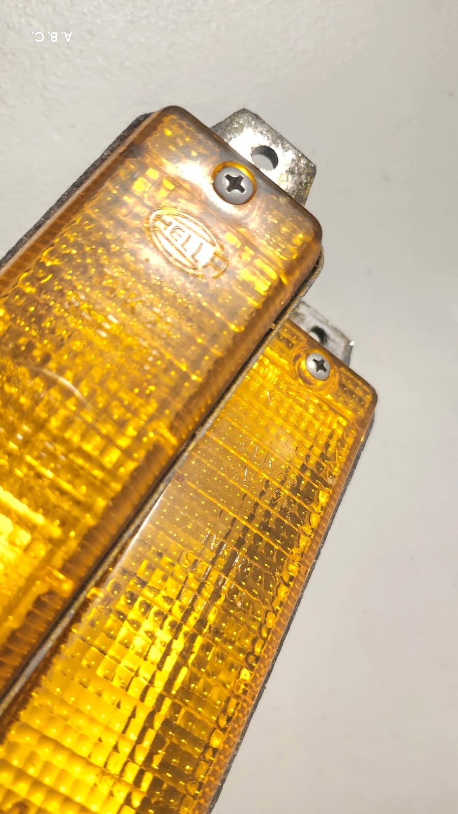 Cuartos hella delanteros Volkswagen Caribe Cabriolet 1985-1987 OEM 171 953 155