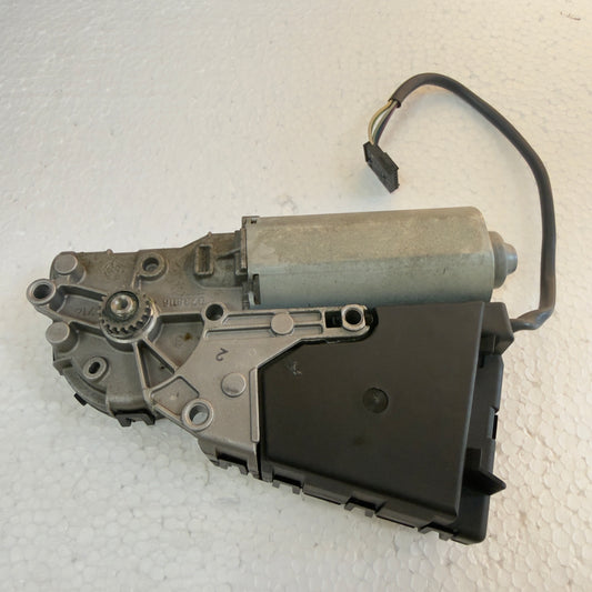 8D0959591C Motor apertura quemacocos Volkswagen Bora GLI OEM