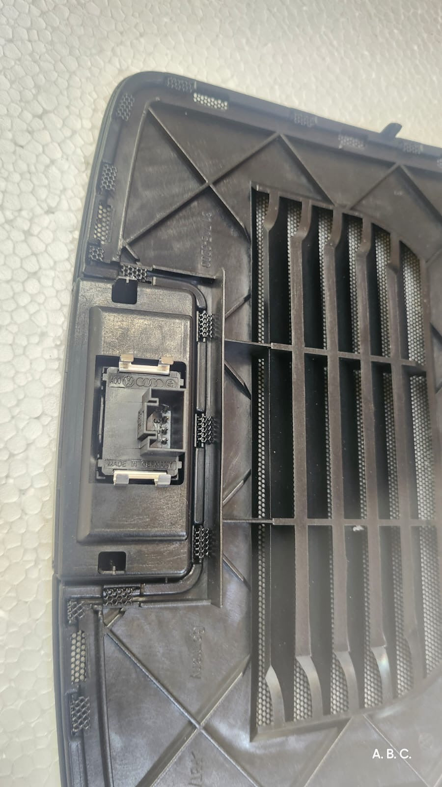 Rejilla tapa A/c bocina Volkswagen Bora Gli 06-10 OEM