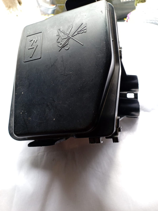 Tapa fusibles Renault Sandero Logan 1.6L 7254069430 OEM