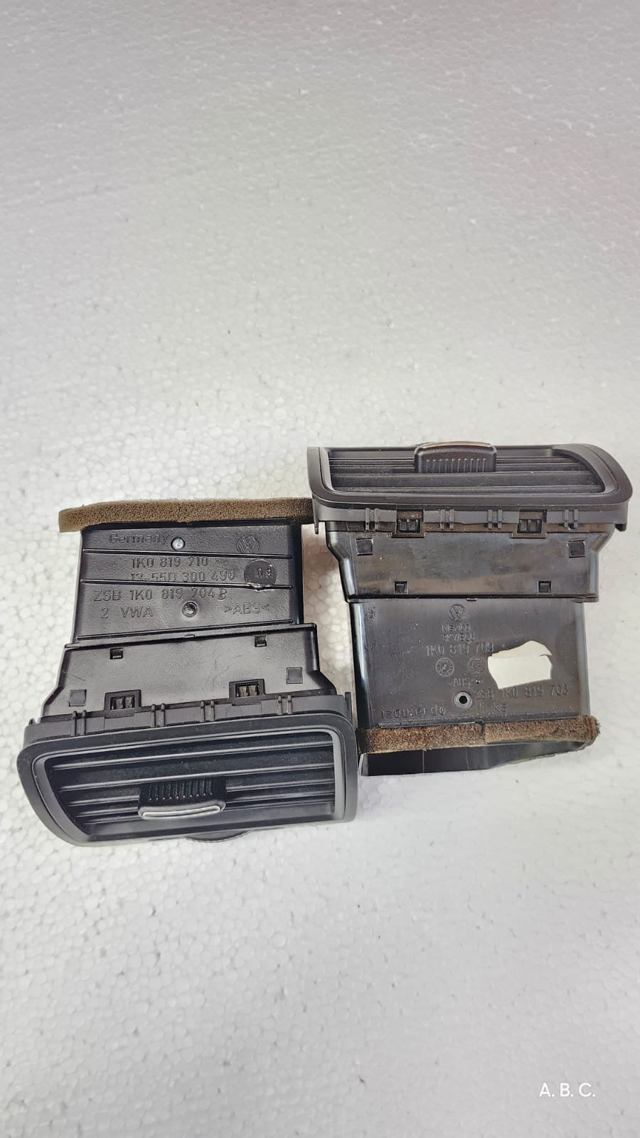 1k0819710 1k0819709 Rejillas ventilacion Volkswagen Bora Gli Oem