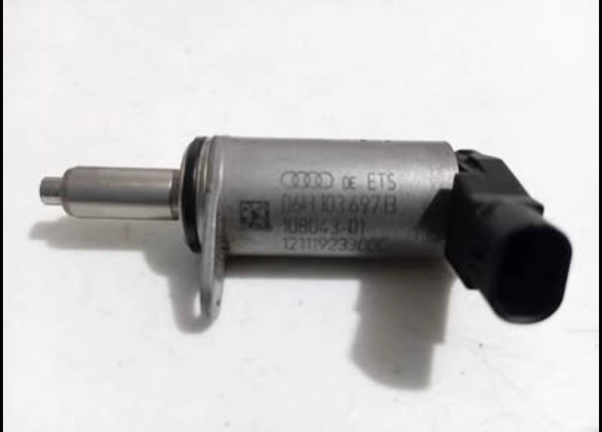 Válvula control VVT árbol levas Audi A5 2013 motor 2.0 06H103697 B OEM
