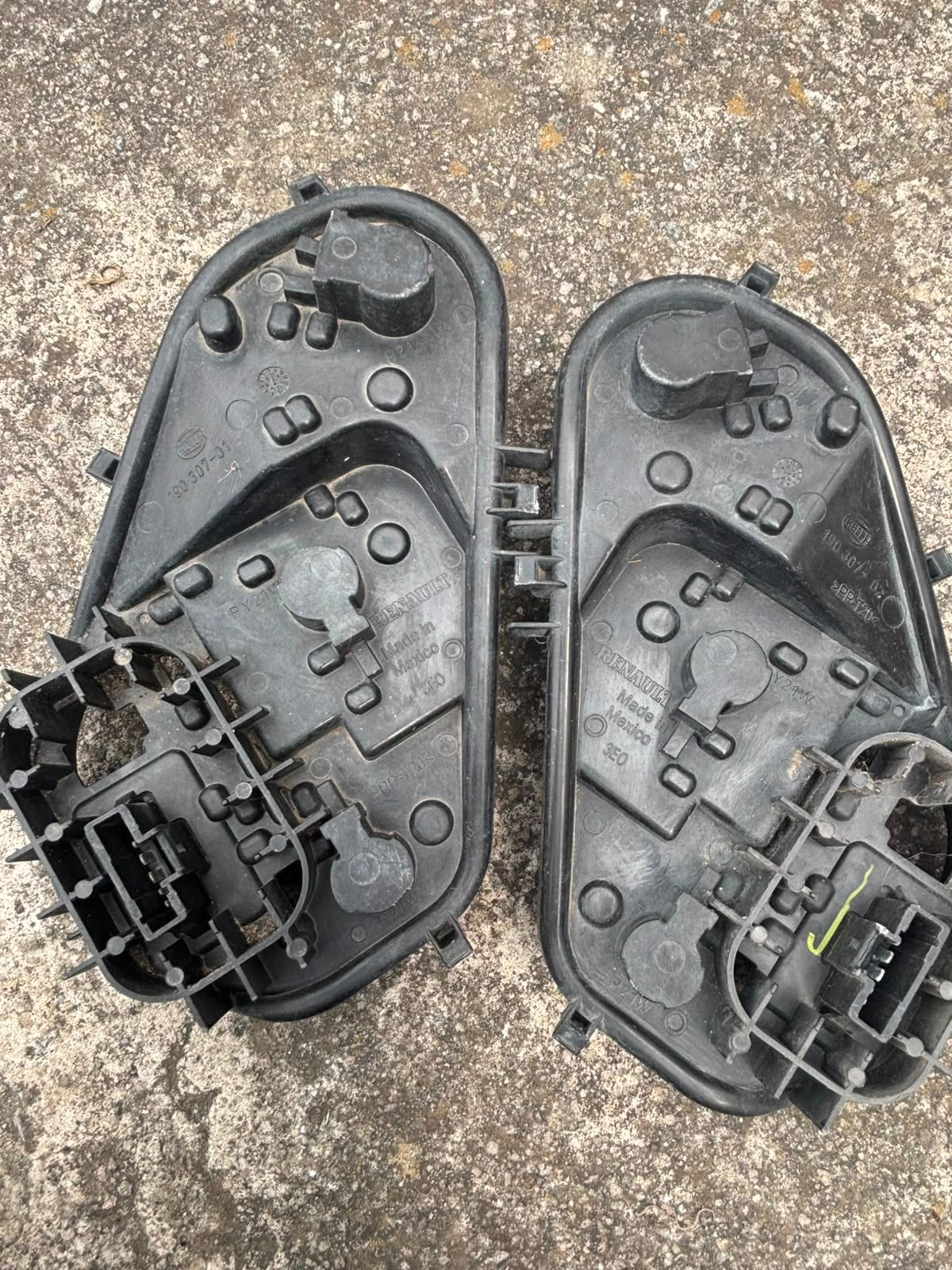 19030702 Portafocos traseros Renault Logan 15-22 OEM