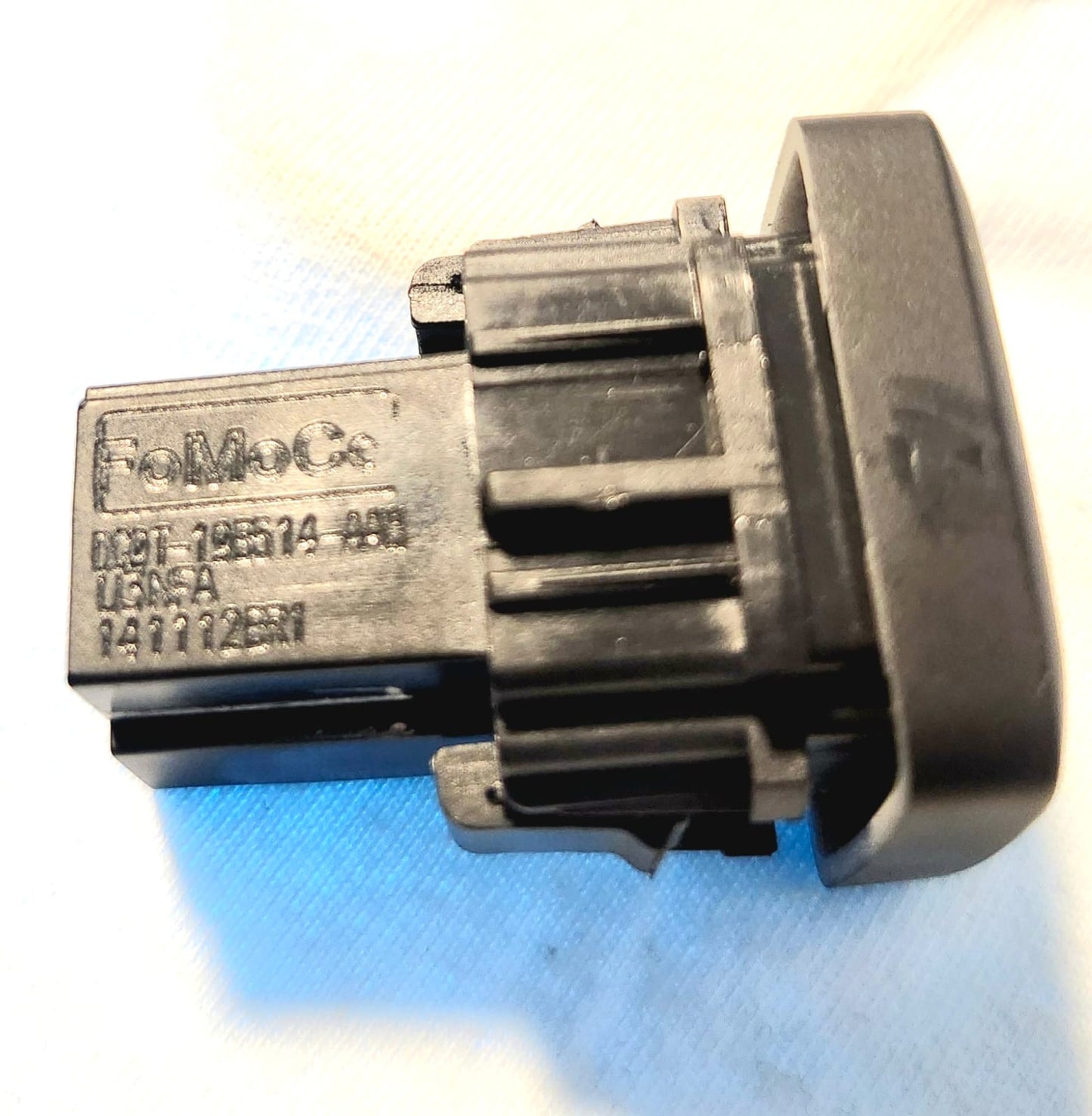 DG9T-19B514-AAW Botón cajuela Ford Fusion 2013 2016 OEM