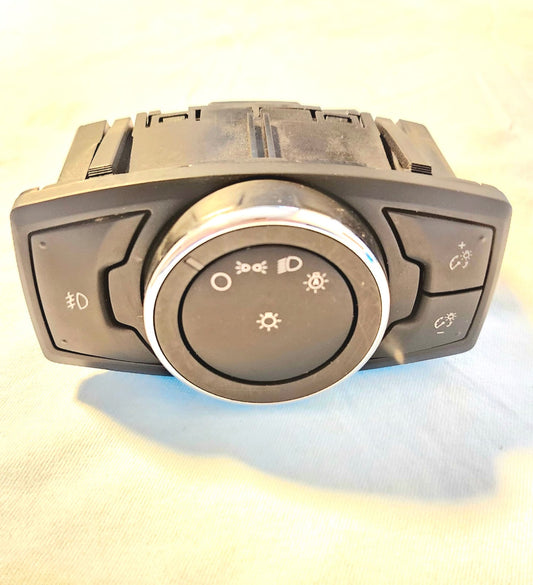DG9T-13D061-BCW Control Ford Fusion