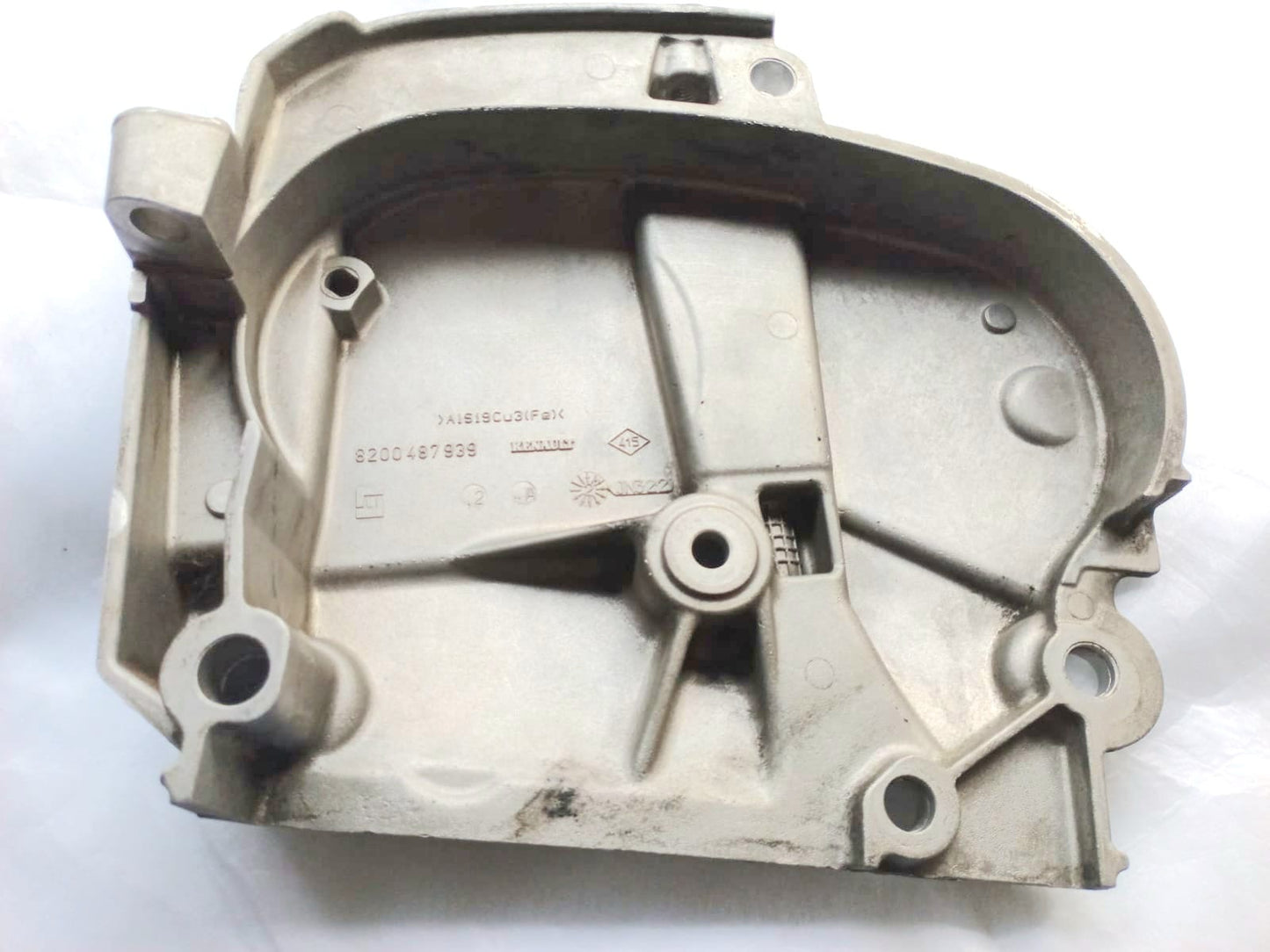 Tapa Distribución Renault Logan 1.6Lts 8200487939 OEM