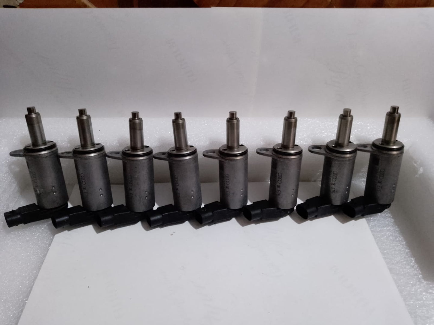 Válvula control VVT árbol levas Audi A5 2013 motor 2.0 06H103697 B OEM