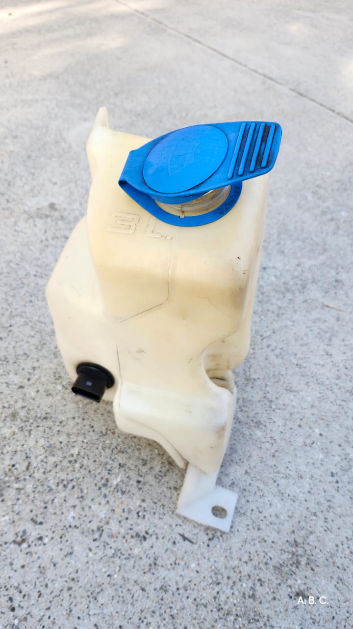 Depósito limpiaparabrisas Vw Jetta Clasico OEM 1J0955453