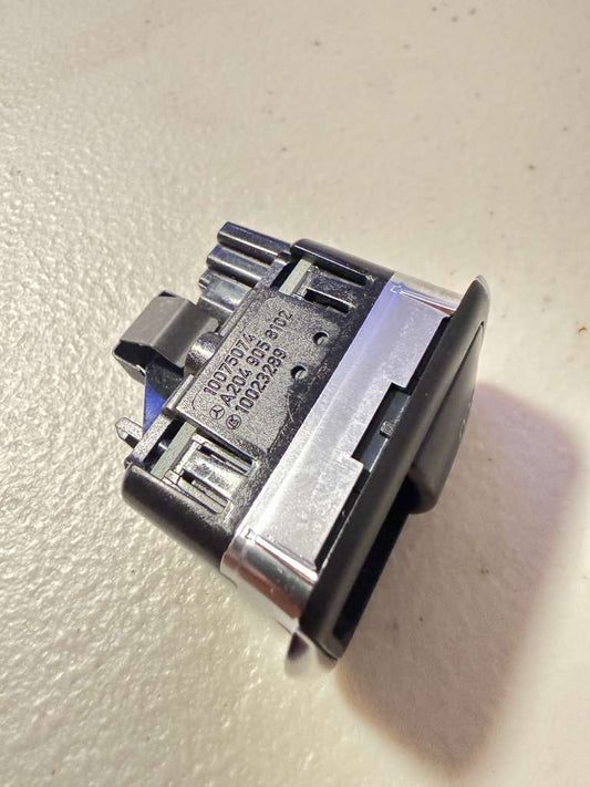A2049058102 Botón Switch Vidrio Mercedes Benz Cla 250 14-23 OEM