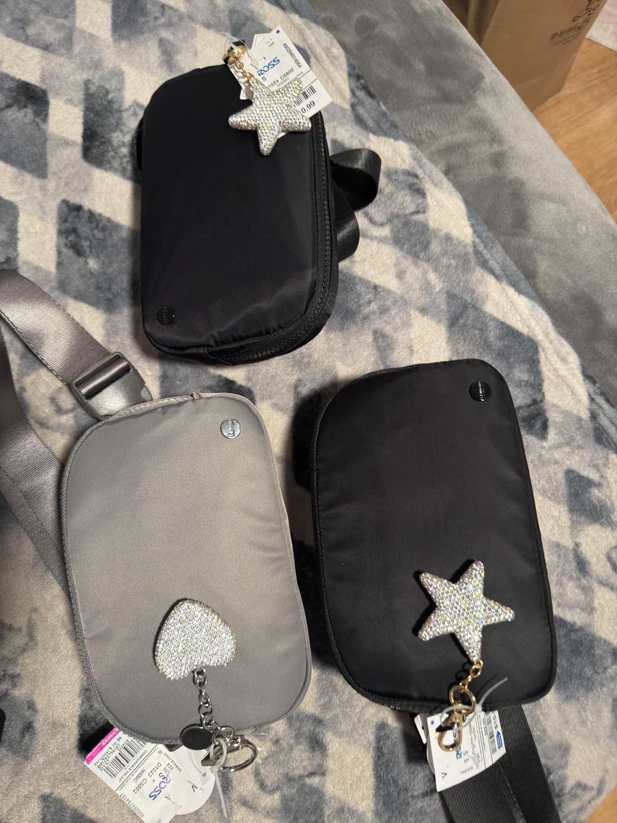 Bolsa mochila Crossbody Mujer con accesorio liso negro