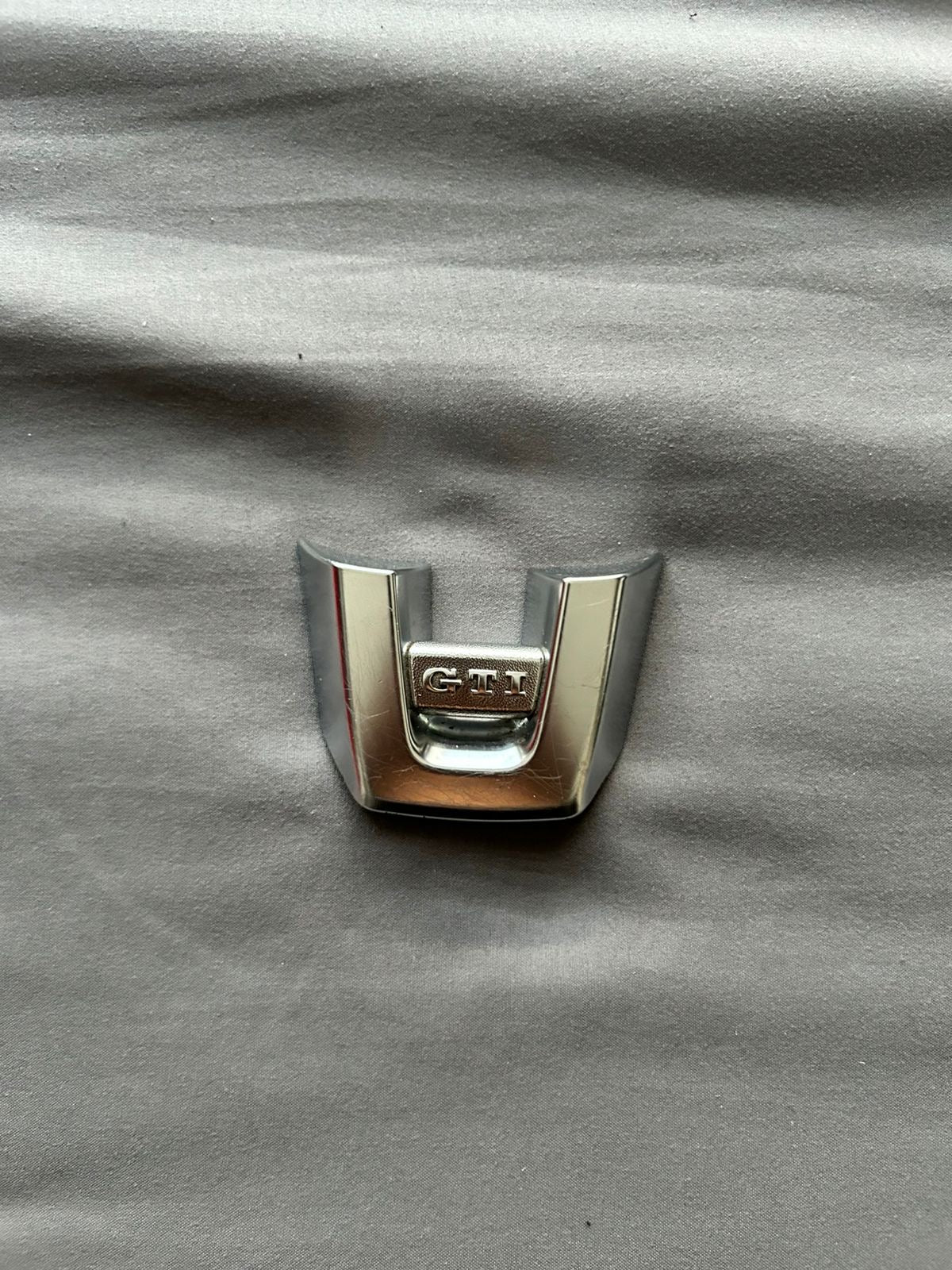 embellecedor volkswagen gti volante oem