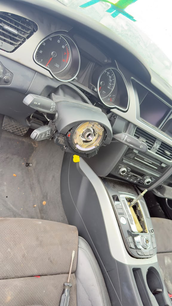 8k1941509A Botón intermitentes Audi A4 A5 10-13
