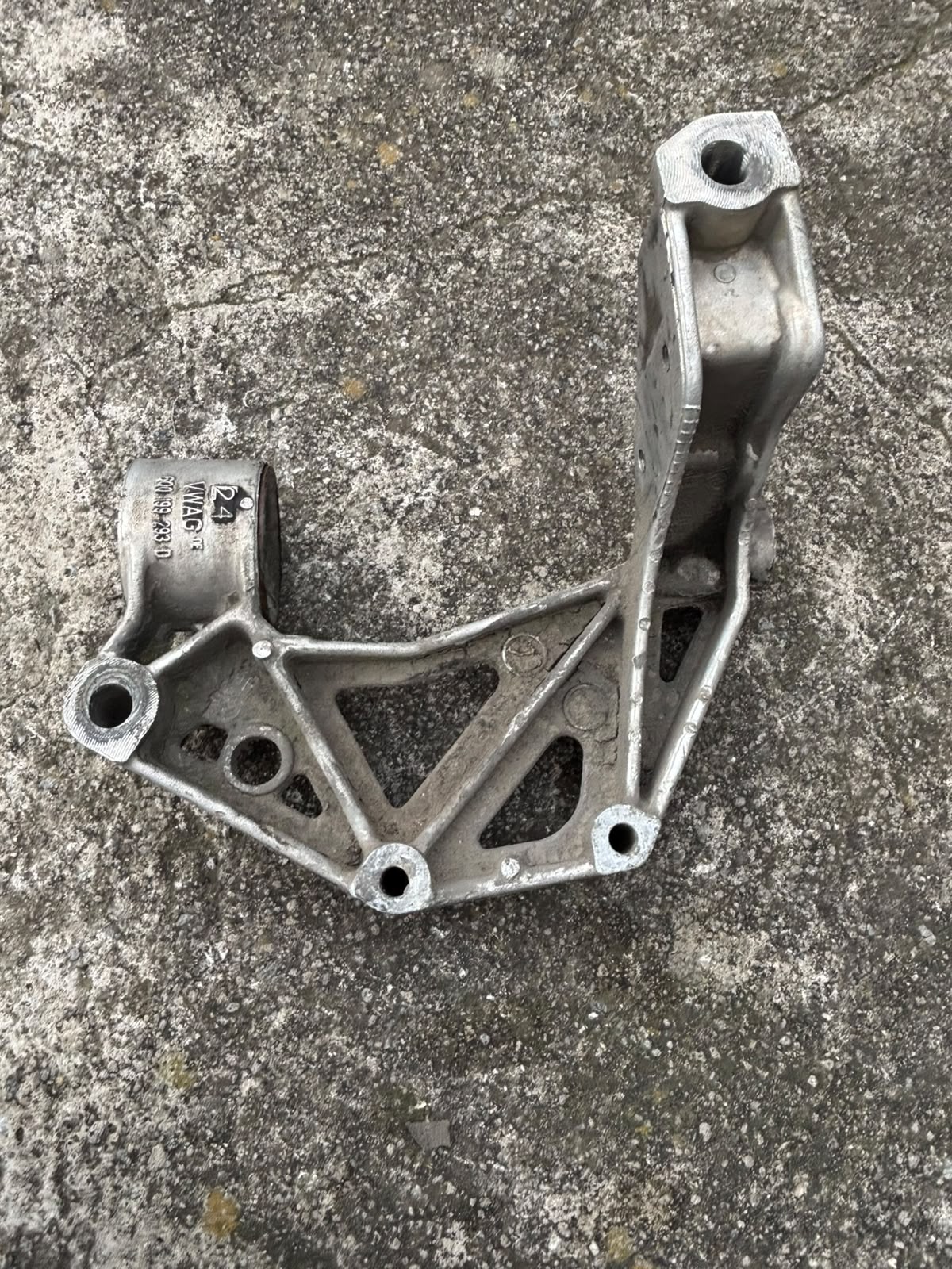 Base soporte horquilla Seat Ibiza sport 2.0 - OEM 6Q0199293D | Becerril Autopartes VW (2)