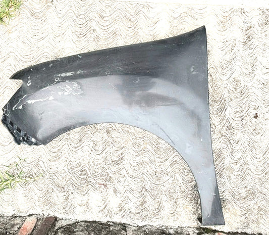 Salpicadera Izquierda Renault Logan 1.6l 12-19 OEM