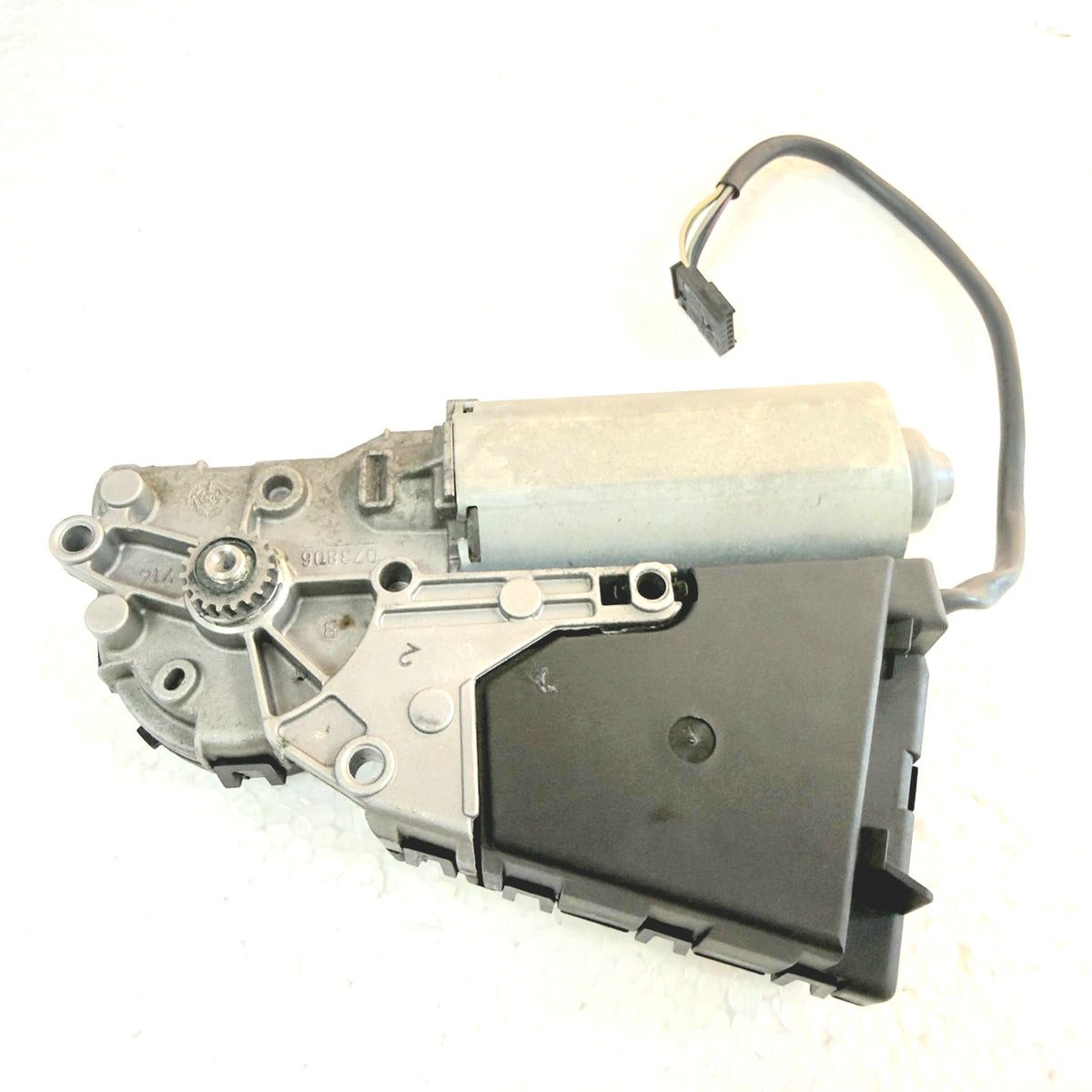 8D0959591C Motor apertura quemacocos Volkswagen Bora 99-11