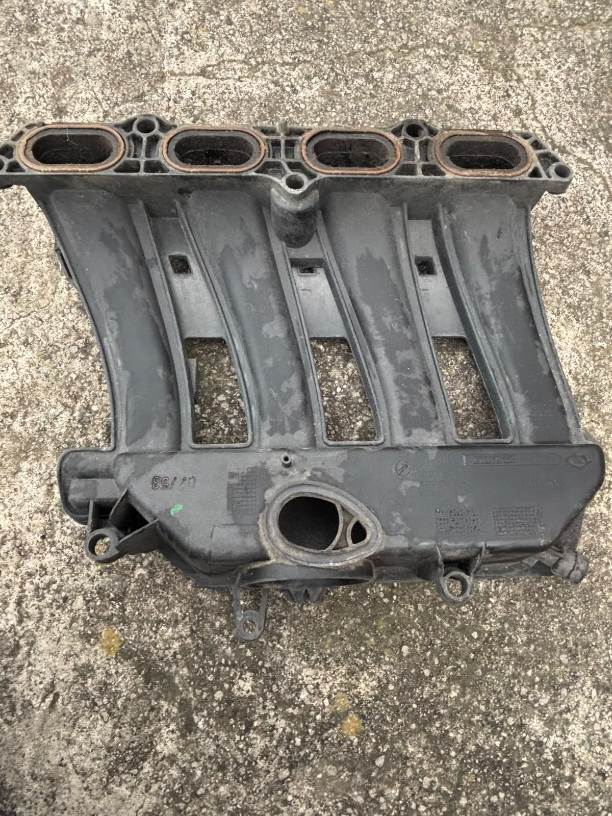 Multiple admison Renault Logan 15-24 - OEM 8200962600 | Becerril Autopartes VW (2)