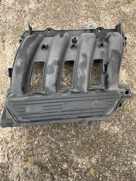 Multiple admison Renault Logan 15-24 - OEM 8200962600 | Becerril Autopartes VW